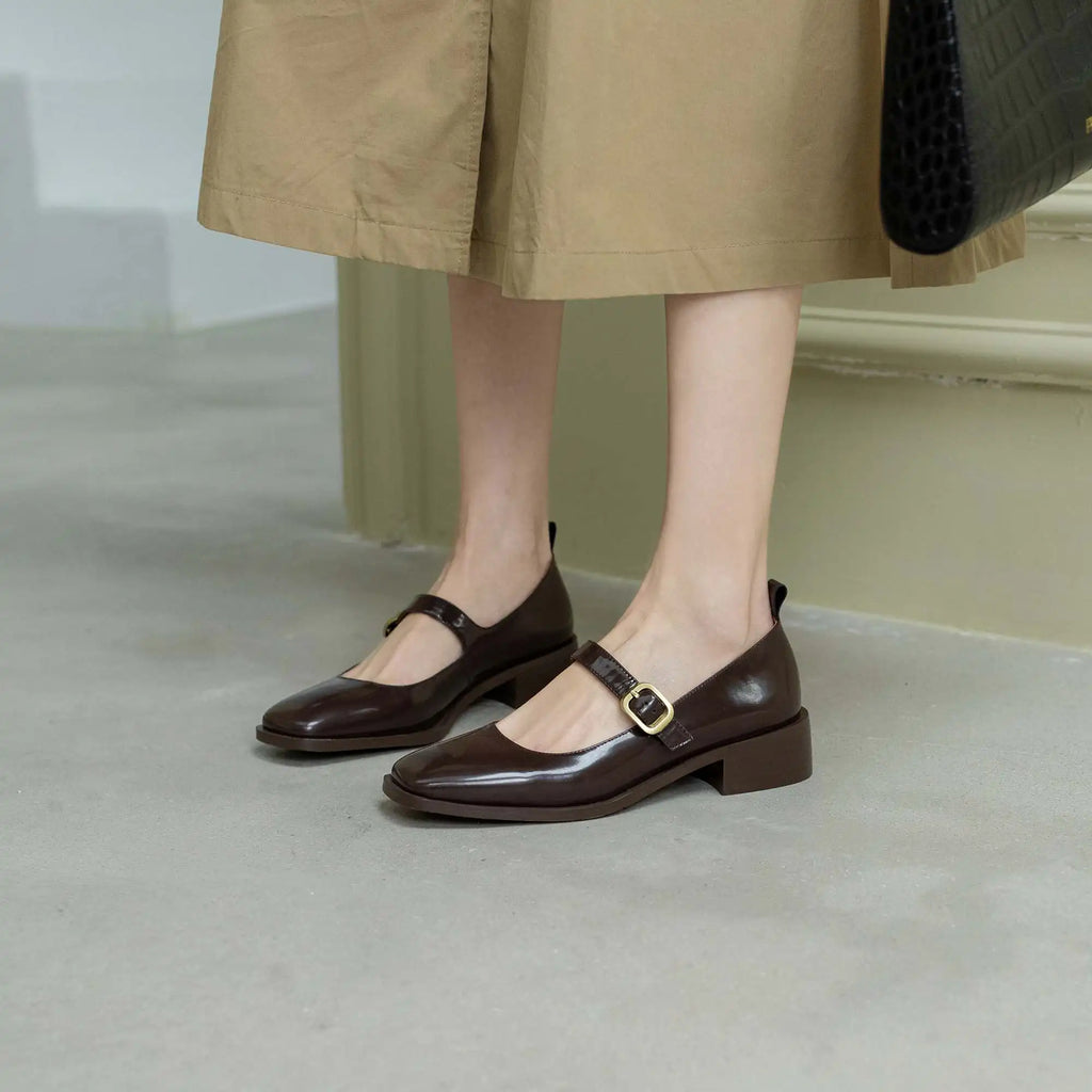 SANDY SHOES
