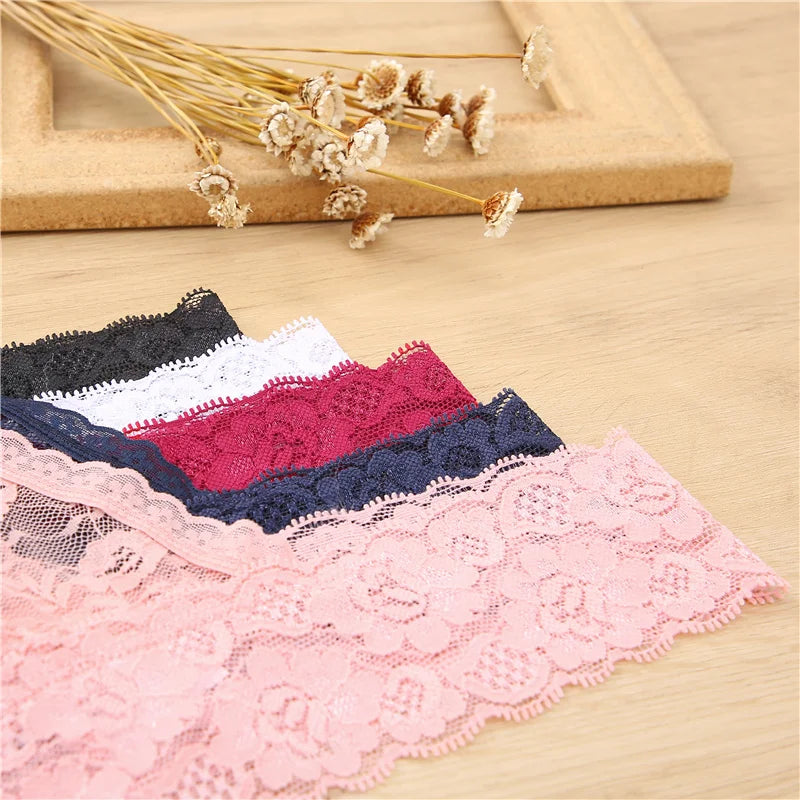 PACK OF 3 LACE UNDERPANTS (one pair for 4$)