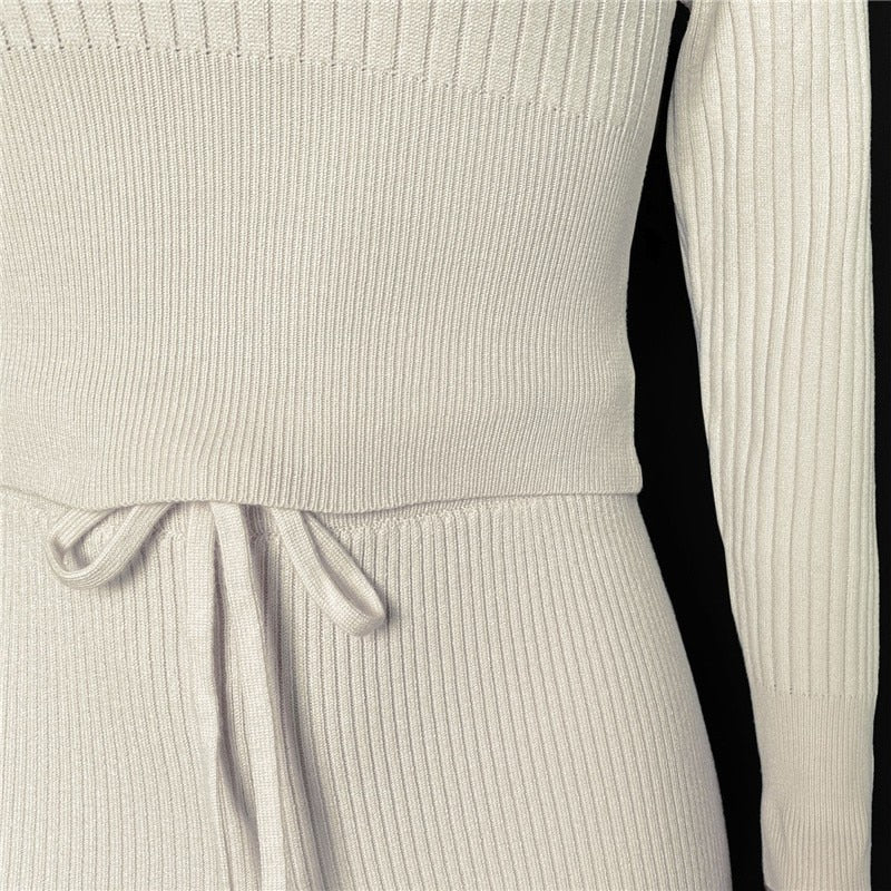KNITTED SUIT