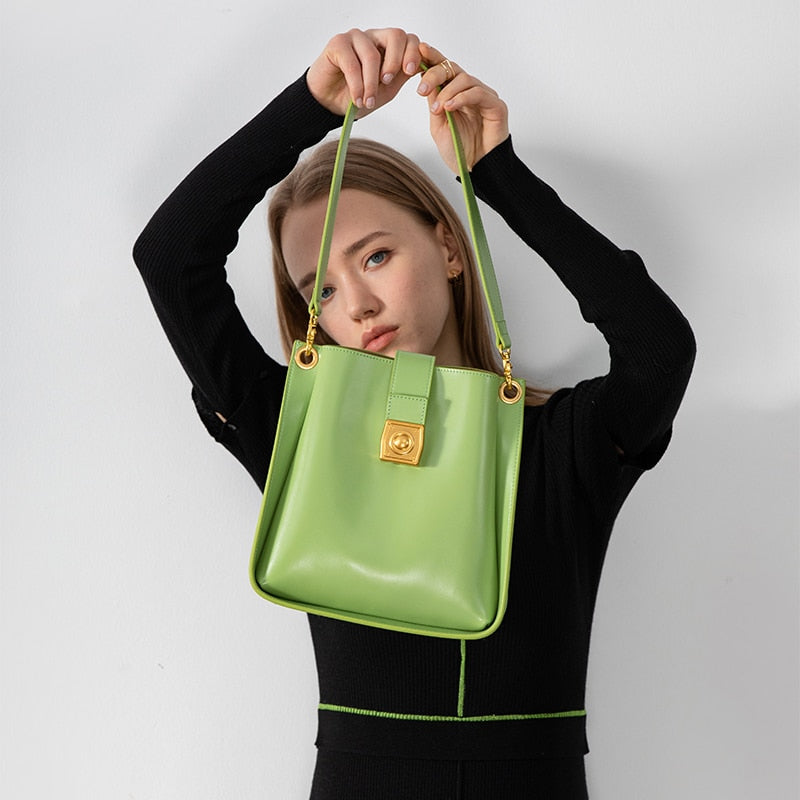 TRENDING RETRO STYLE