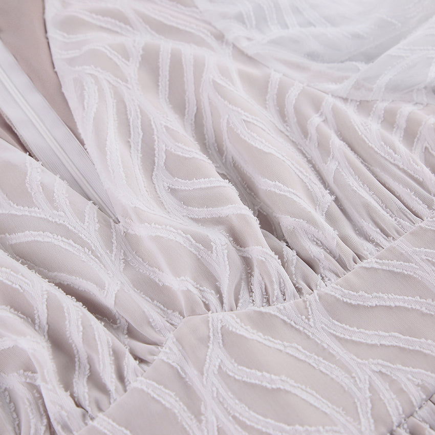 LANTERN SLEEVE V-NECK