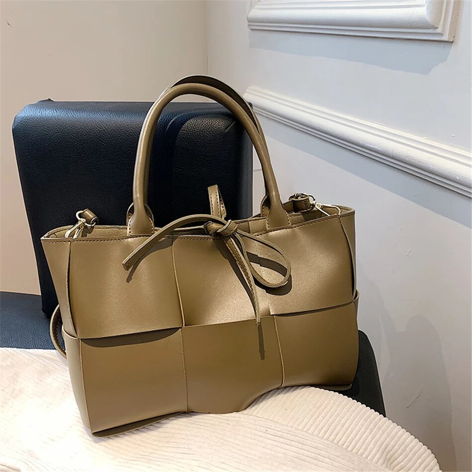LARGE LEATHER BAG