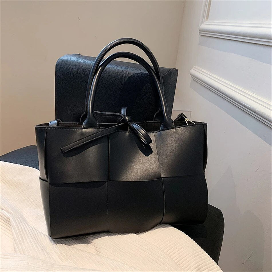 LARGE LEATHER BAG