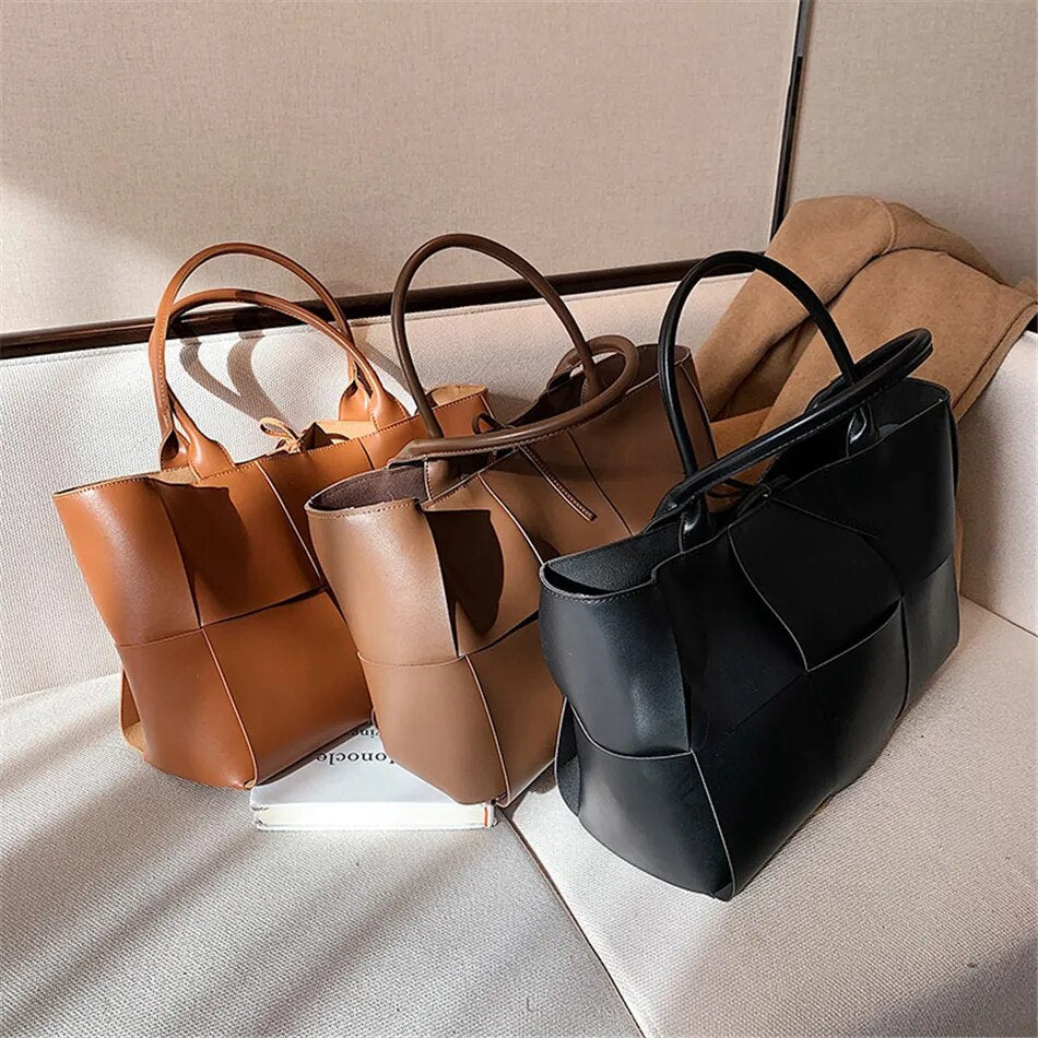 LARGE LEATHER BAG