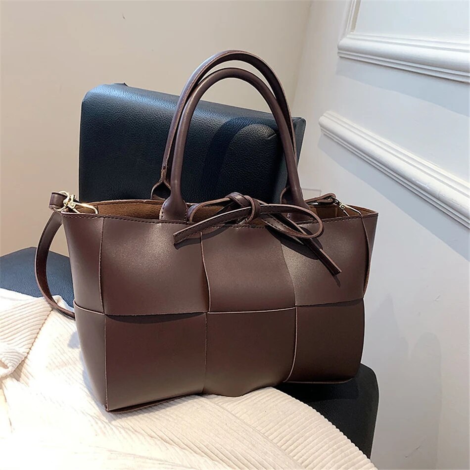 LARGE LEATHER BAG