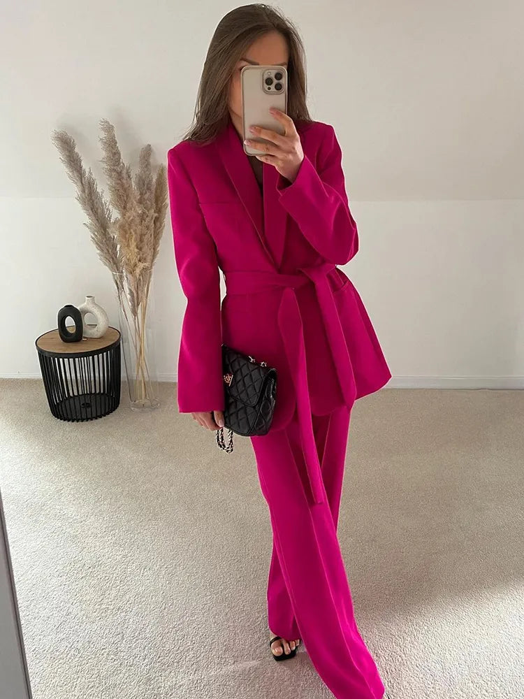 SARAH SUIT