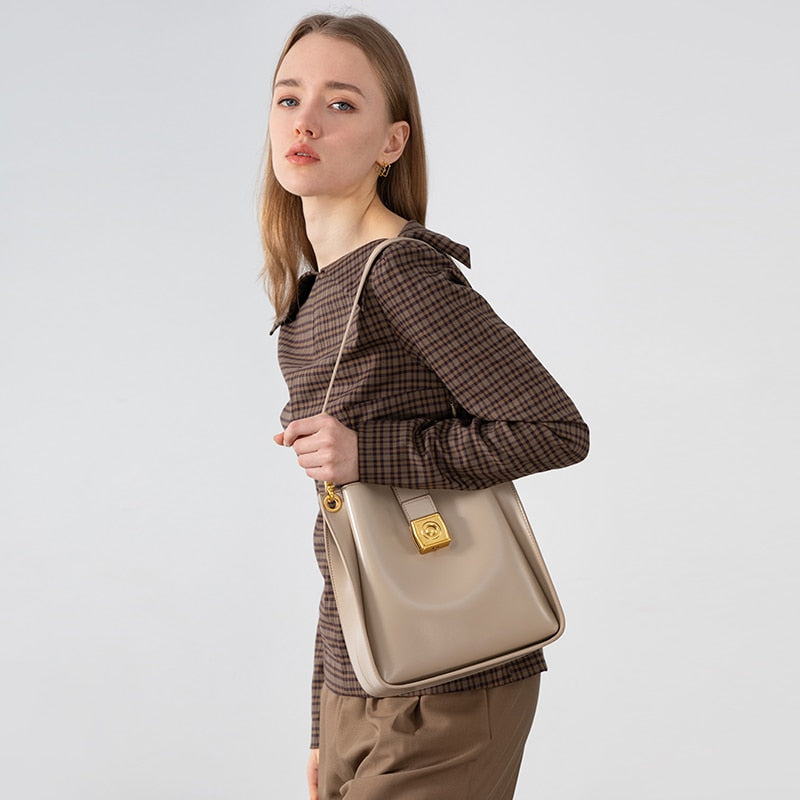 TRENDING RETRO STYLE