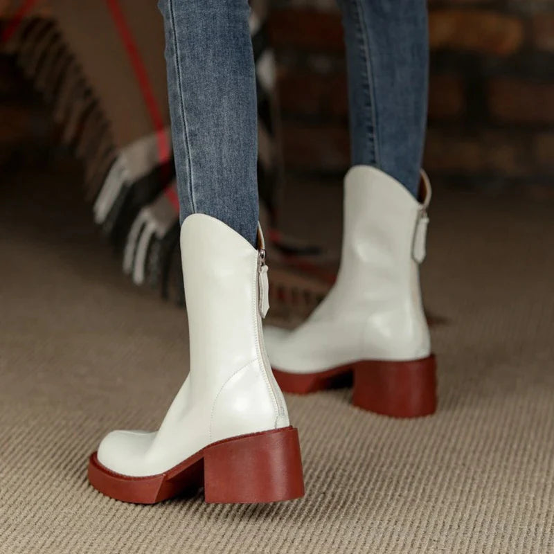 ROUND TOE BOOTS
