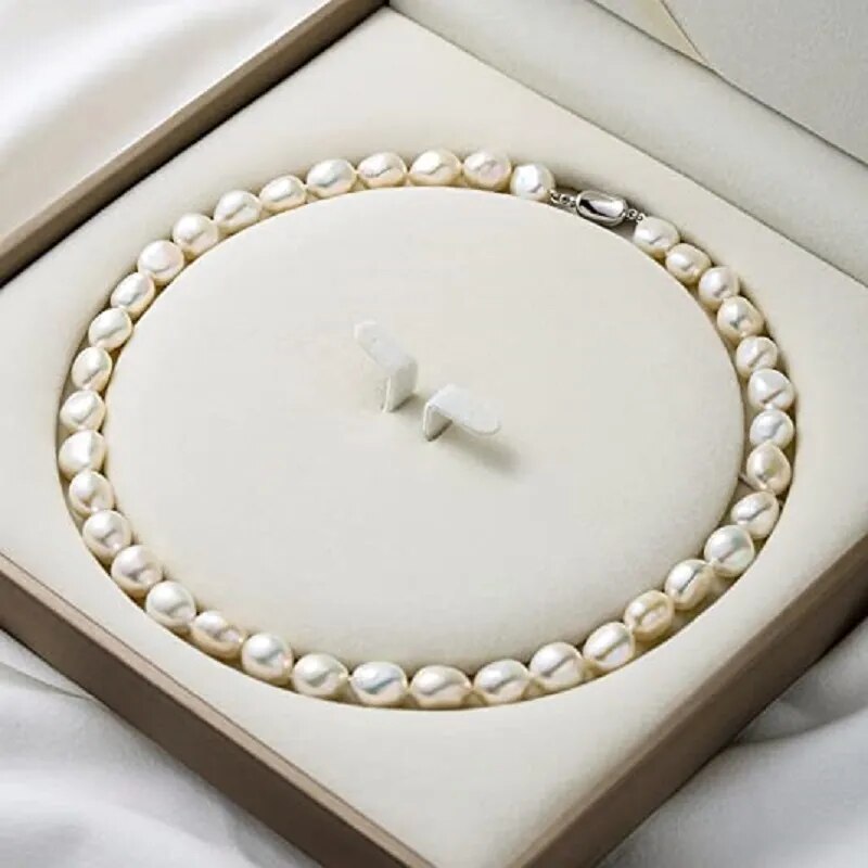 BETTY NECKLACE