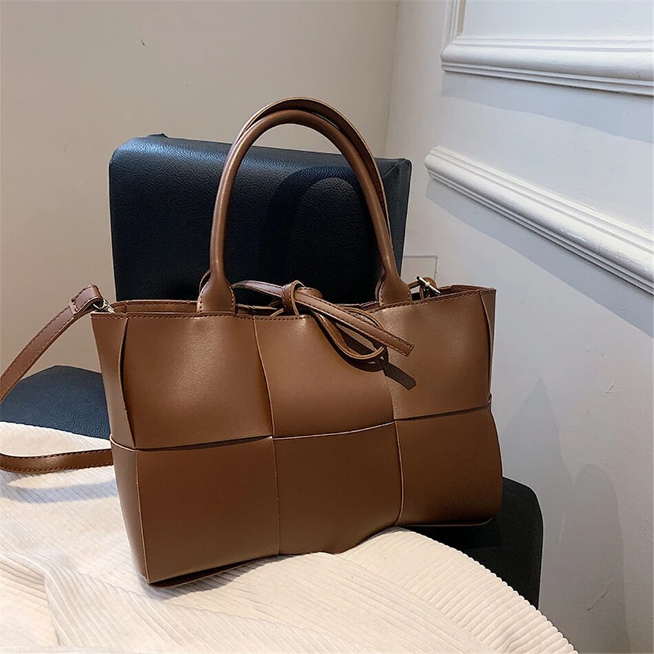 LARGE LEATHER BAG