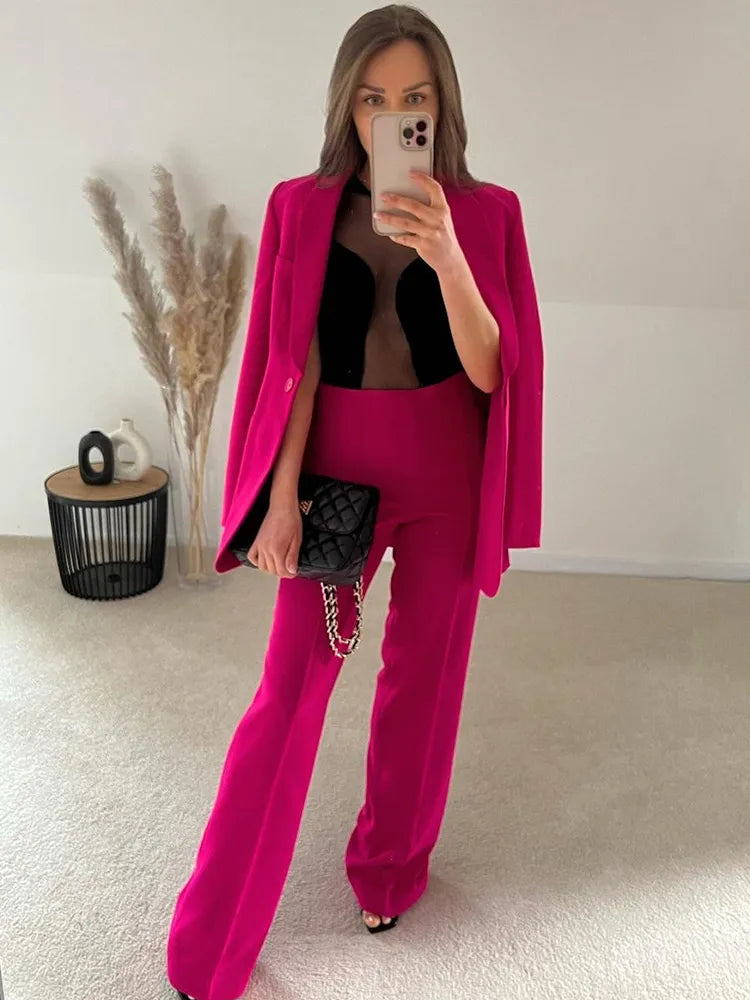 SARAH SUIT